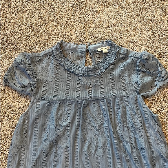 Ultra Pink women’s Blue Lace Blouse - Picture 4 of 6